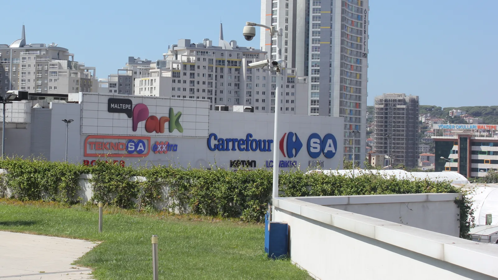 CarrefourSA mağaza tabelası